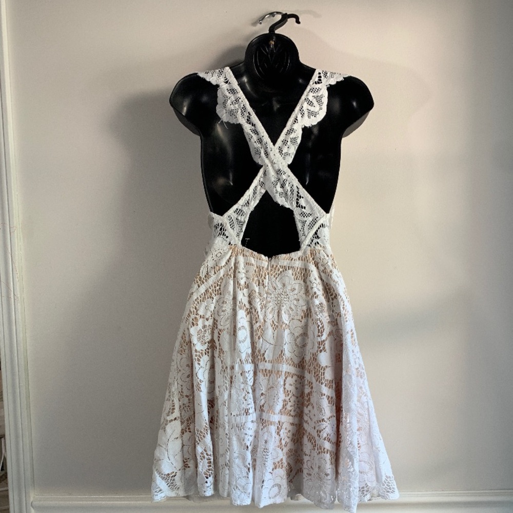 Dress - Picture 3 of 6